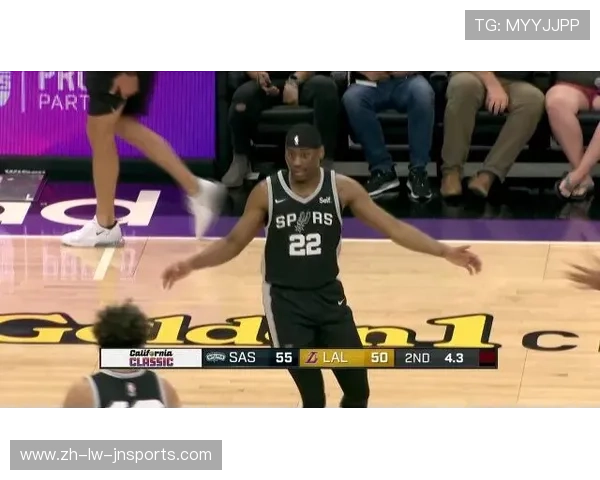 篮球比赛中“临场突发战术更换执行效率”是否体现球队日常磨合程度